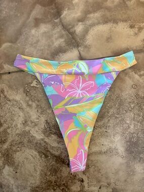 Skatie Bikini bottom in Palm Springs print size small